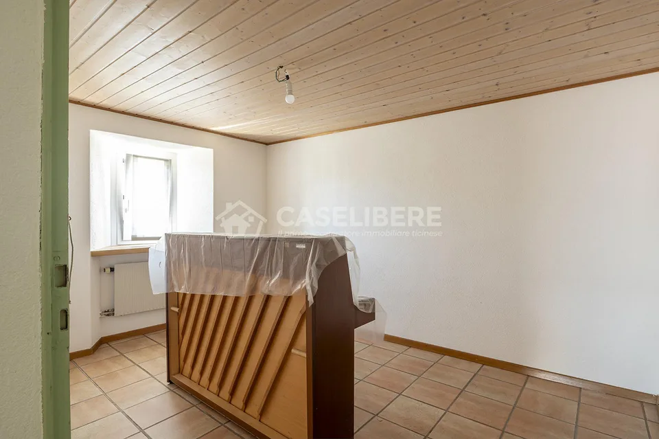 CASA DI NUCLEO CON GIARDINO A BRÈ – foto 17 di 18