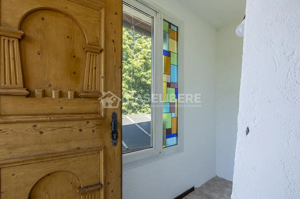 CASA DI NUCLEO CON GIARDINO A BRÈ – foto 10 di 18