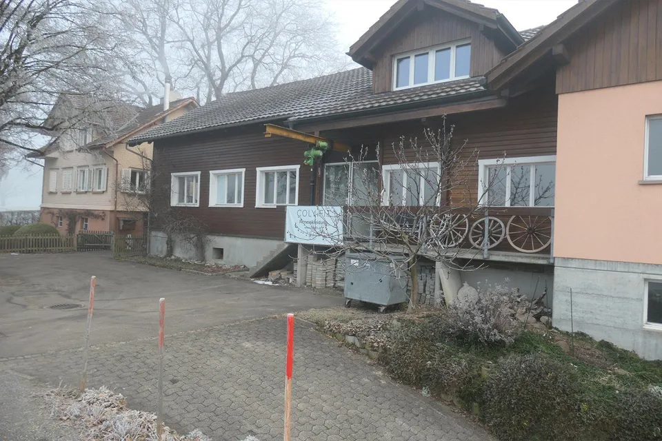 Gewerberaum mit Parkmöglichkeiten