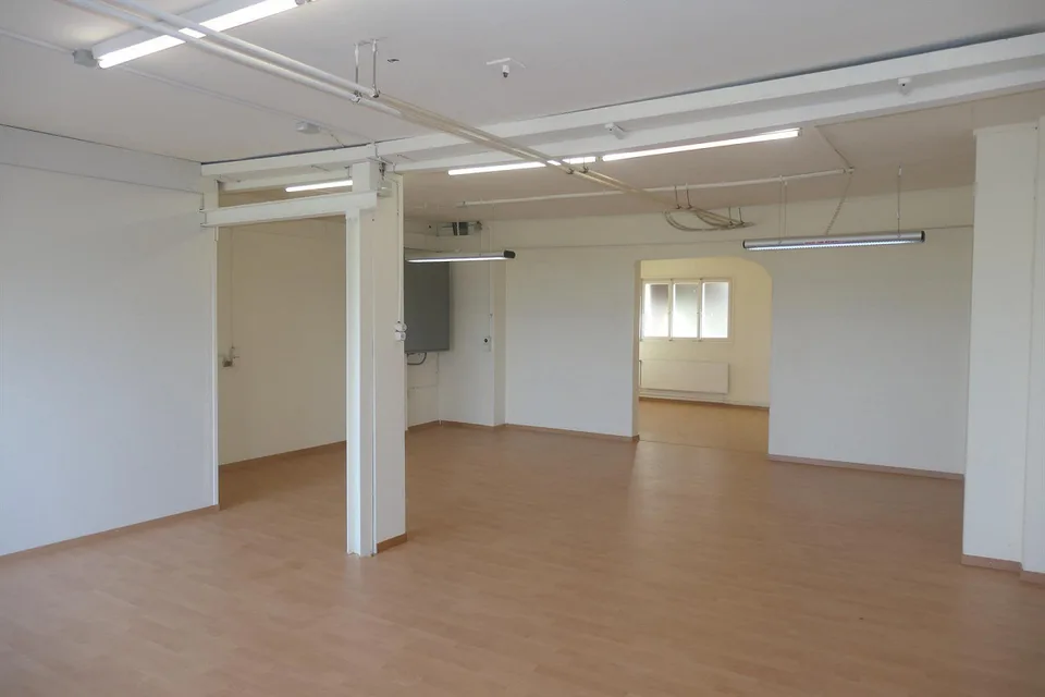 Gewerberaum mit Parkmöglichkeiten