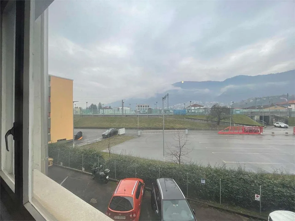 Ampio ufficio open space (250 m²) - Lamone, a pochi minuti dalla stazi