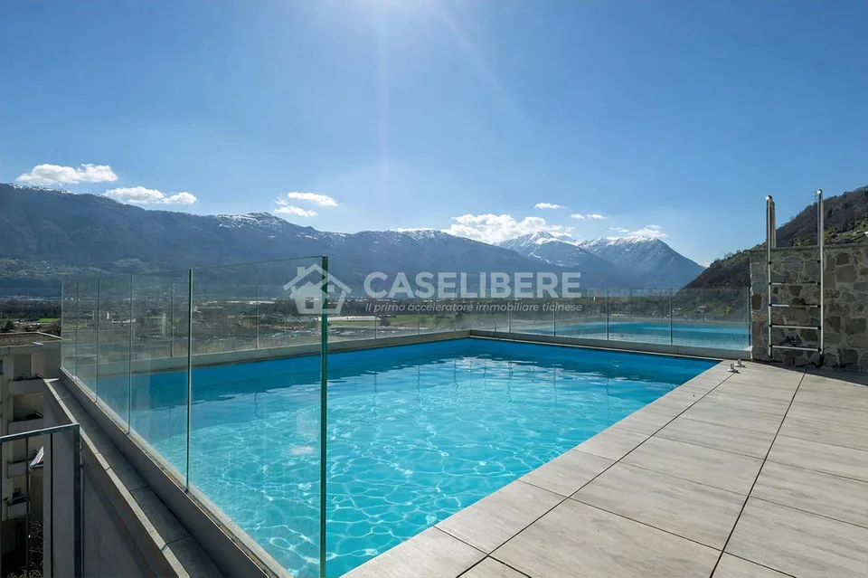 VILLETTA CON PISCINA DI 5.5 LOCALI A SEMENTINA