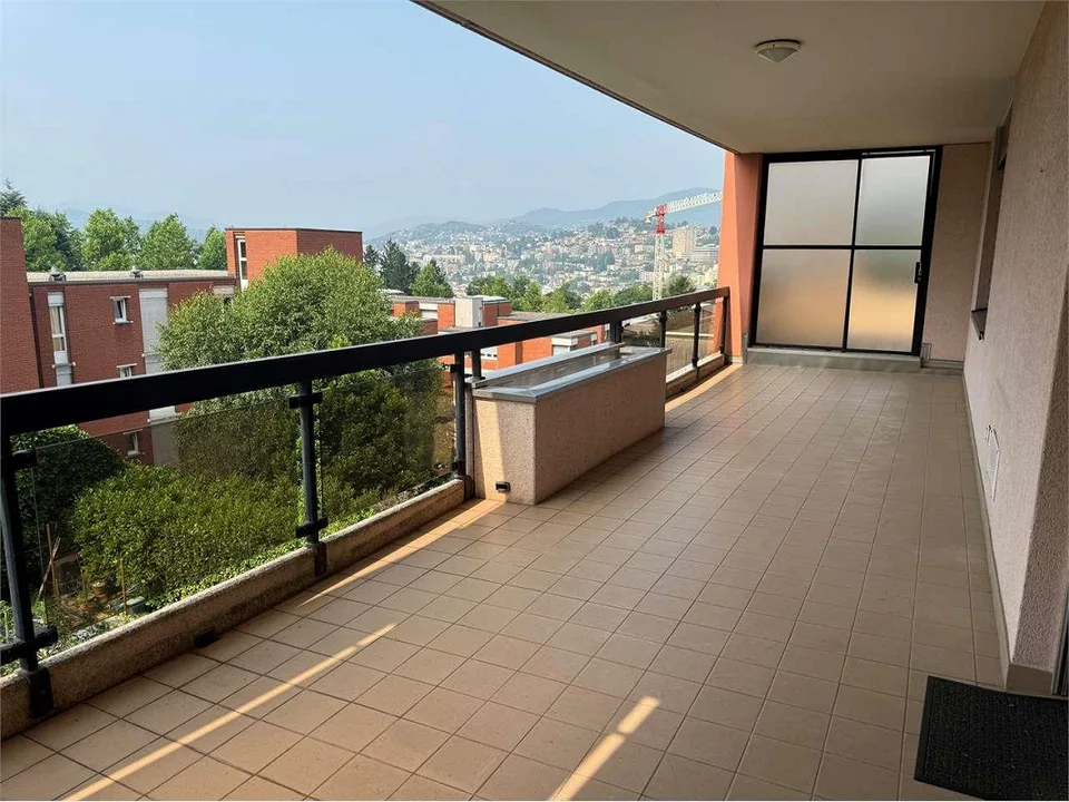 Attico di 3.5 locali di 145 m² con ampie terrazze e vista aperta – foto 6 di 13