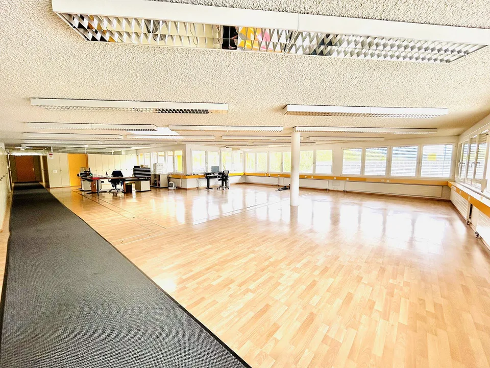 450 m² Attika-Gewerbefläche