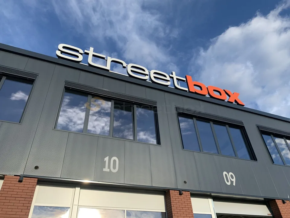 Streetbox di 115 m2 molto ben posizionato! Box n°40