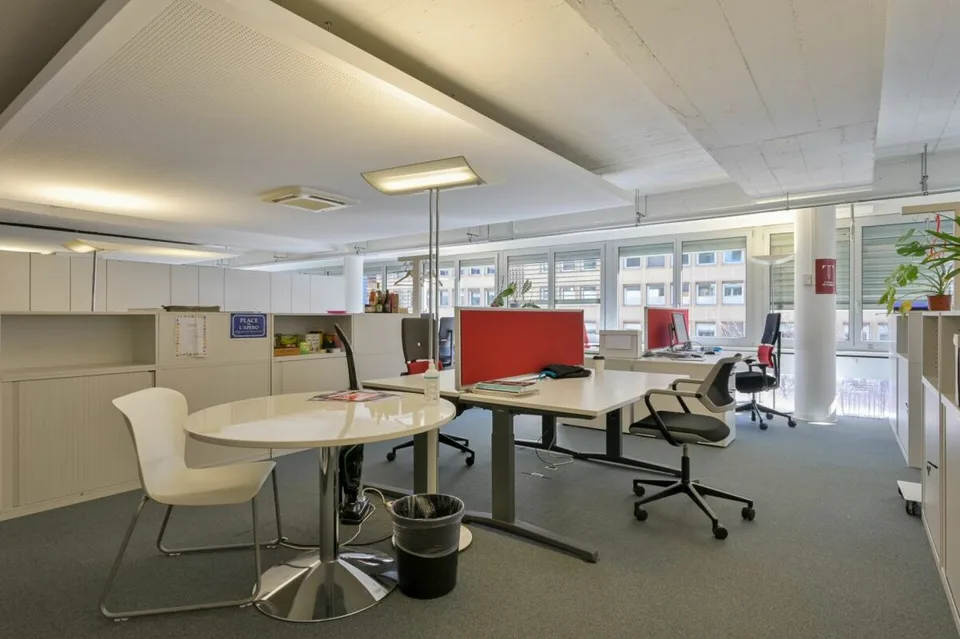Plateau de bureaux dès 450m² à louer Pont Bessières