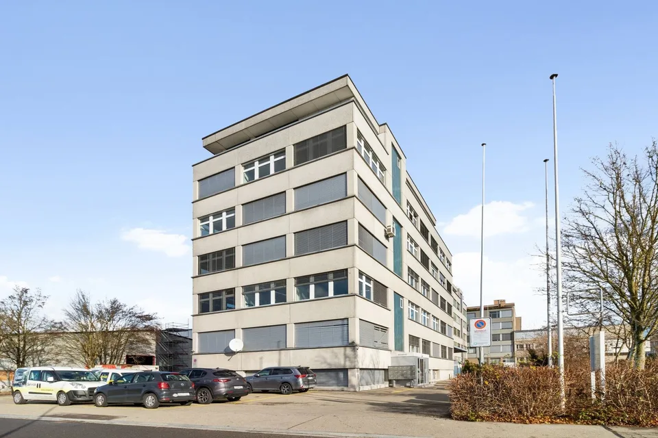 Unkomplizierte Bürofläche im 4. Obergeschoss