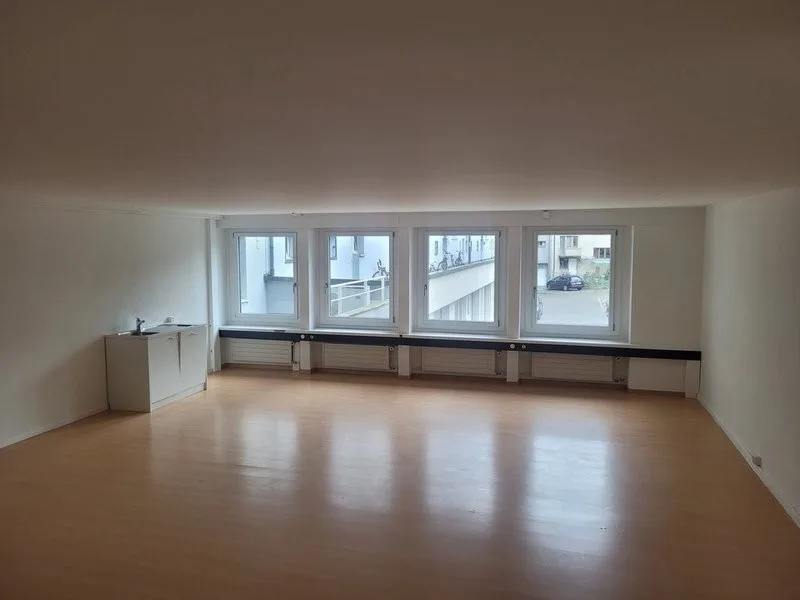 Ufficio/Studio direttamente alla stazione di Oerlikon