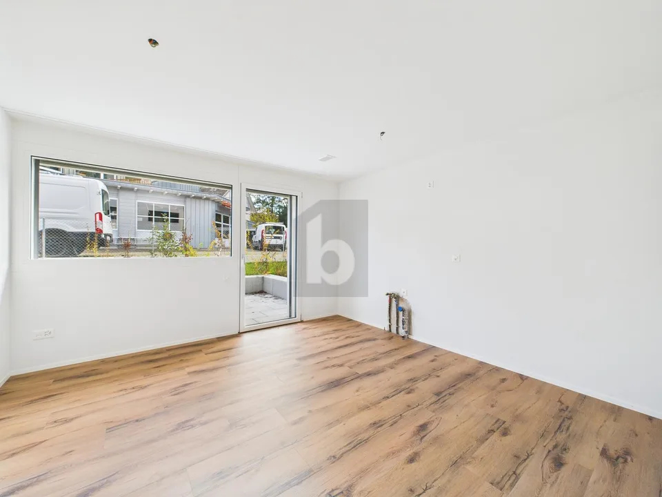 NEUBAU, HELL UND MODERN IM DORFKERN!