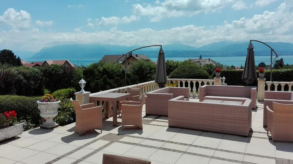 ST-PREX - Casa di charme con piscina e vista lago in affitto a St-Prex
