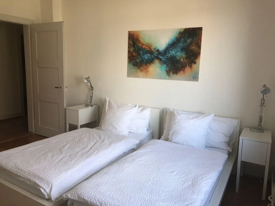 Stilvolle möblierte 4-Zimmerwohnung mit Balkon