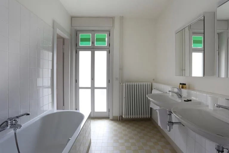 Appartement 4 pièces meublé élégant avec balcon – photo 7 sur 8