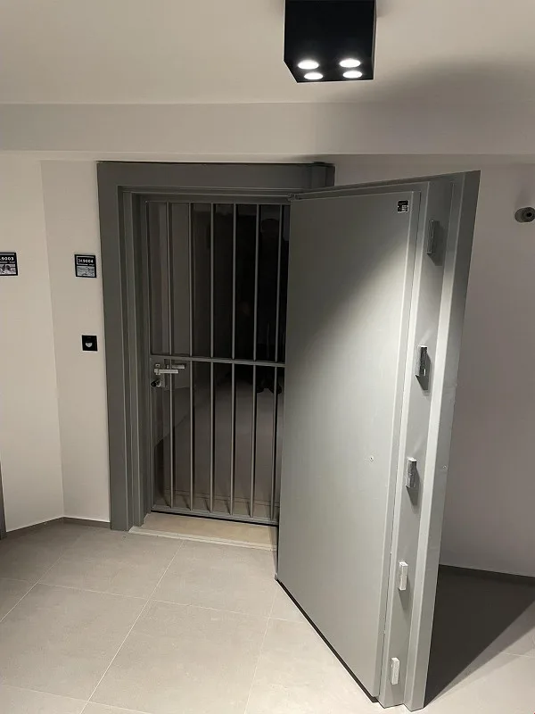 Tresorraum als Safe/Lager/Archiv im "The Tower" Stans zu vermieten