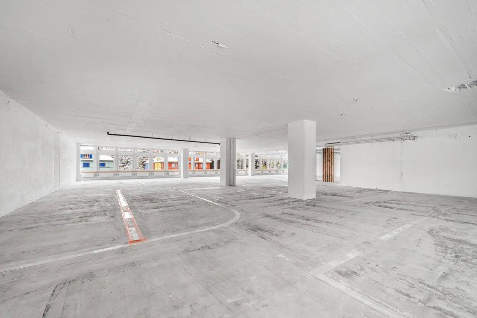 Espace commercial/bureau lumineux et spacieux dans un emplacement central