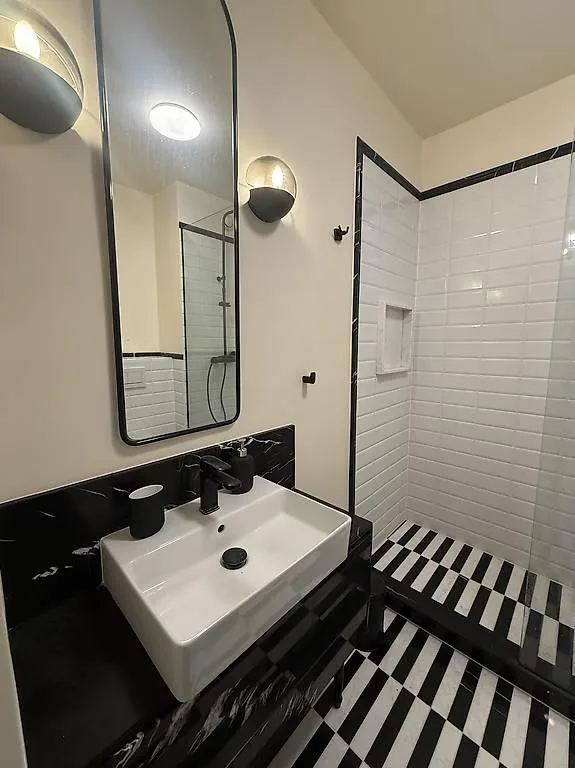 Renoviertes Studio von 42 m² in Chêne-Bougeries - Hochwertige Ausstattung mit Schwimmbädern und Park