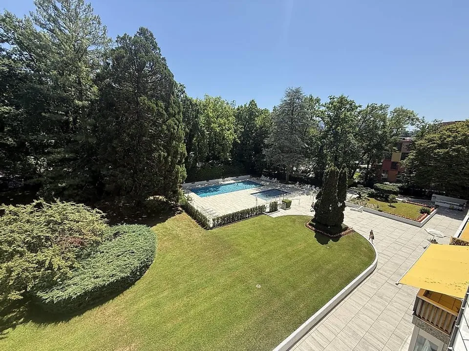 Renoviertes Studio von 42 m² in Chêne-Bougeries - Hochwertige Ausstattung mit Schwimmbädern und Park
