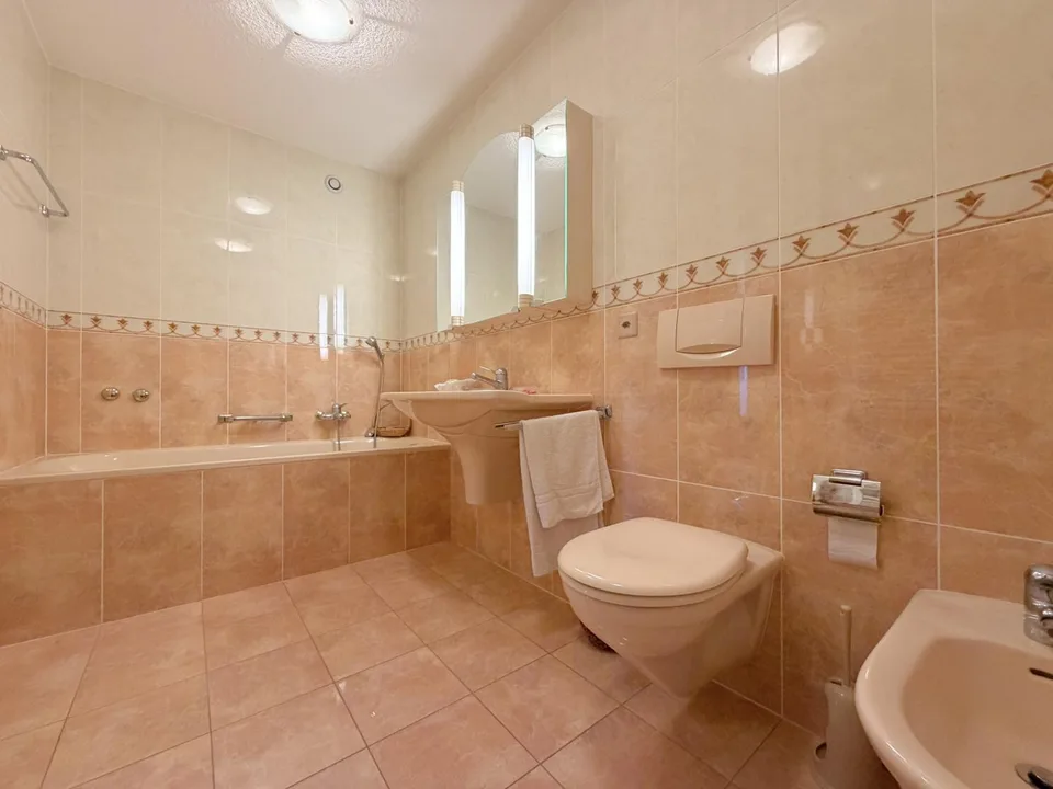 Appartement 4.5 pièces de standing à louer à l’année à Crans-Montana – Vue panoramique exceptionnelle sur les Alpes – Foto 22 von 26