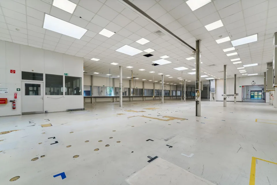2 690 m2 - Atelier/Production - Entrée du Valais
