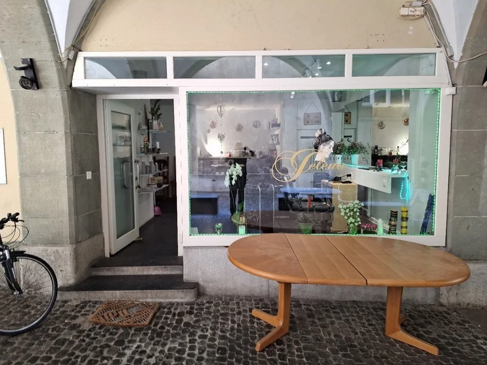 Attractive & versatile commercial space