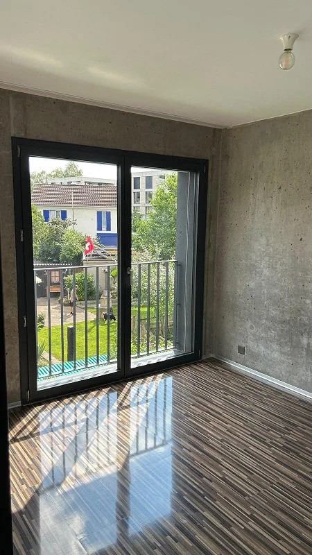 Moderne 2.5-Zimmerwohnung mit Kücheninsel – zentral, hell & perfekt an