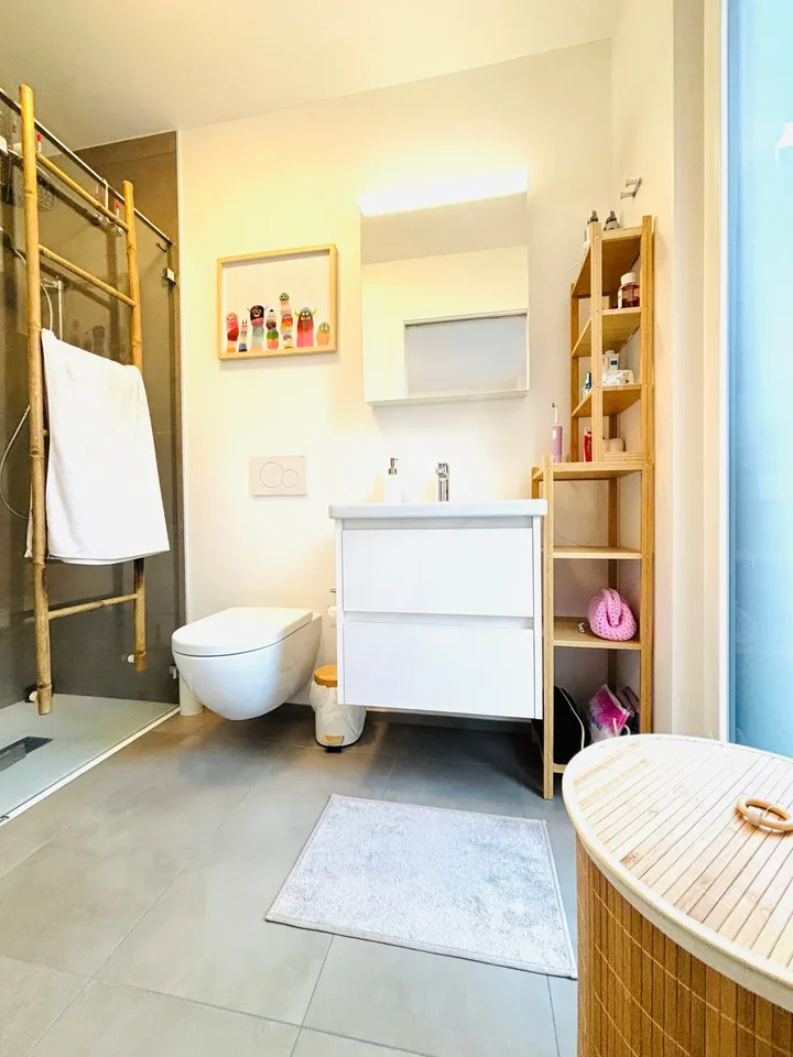 2,5 Lokale in Roveredo! Modern und mit großer Terrasse.