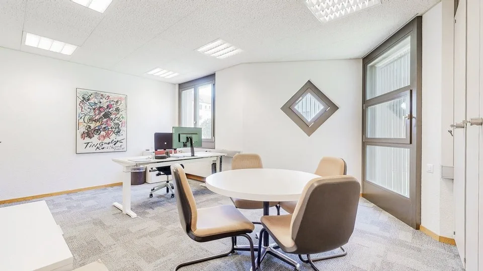 Spazio ufficio attraente con ottimi collegamenti a Zollikofen