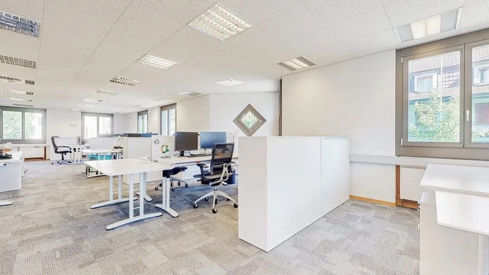 Spazio ufficio attraente con ottimi collegamenti a Zollikofen