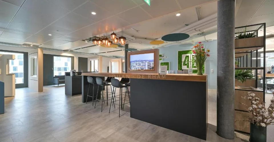 700 m2 Büros zur Miete in einem modernen Gebäude, vollständig eingerichtet "Plug & Play" – Foto 7 von 13