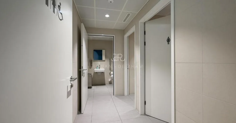 700 m2 Büros zur Miete in einem modernen Gebäude, vollständig eingerichtet "Plug & Play" – Foto 8 von 13