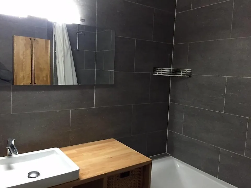 Seltene Gelegenheit in Délices: 1,5-Zimmer-Studio - Rechte Seite - Möbliert
