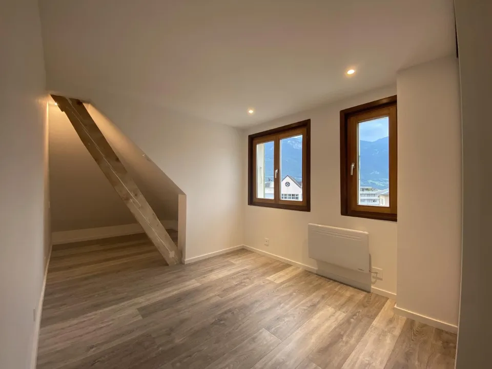 Dachgeschoss 3.5 Zimmer