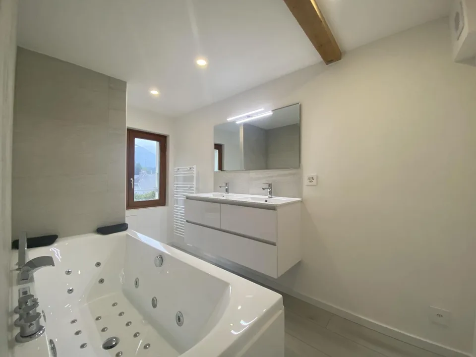 Dachgeschoss 3.5 Zimmer