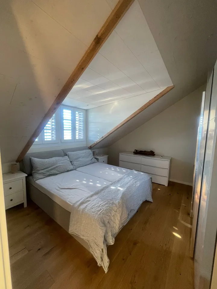 Exklusiver Eckhausteil über drei Etagen mit Galerie, Garten und sonniger Terrasse
