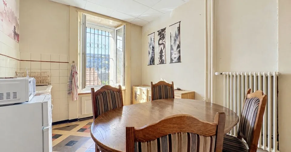 COMMERCIAL SPACE WITH WINDOWS FOR RENT – photo 11 of 12
