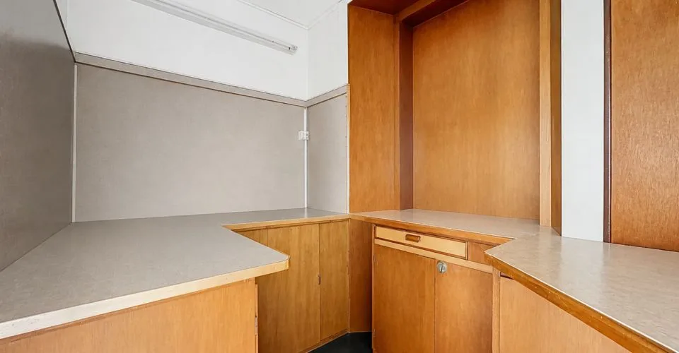 COMMERCIAL SPACE WITH WINDOWS FOR RENT – photo 9 of 12
