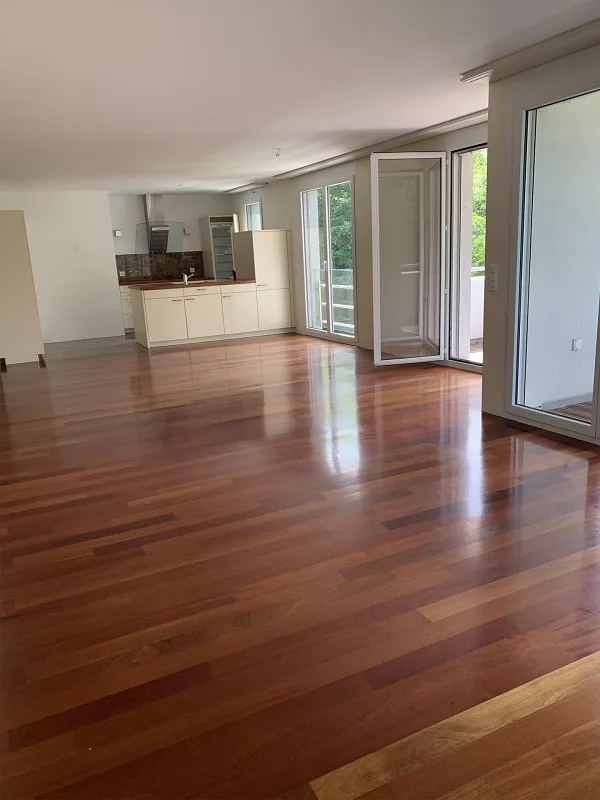 4.5-Zimmerwohnung mit zwei Sitzplätzen und Garten auf dem Bruderholz