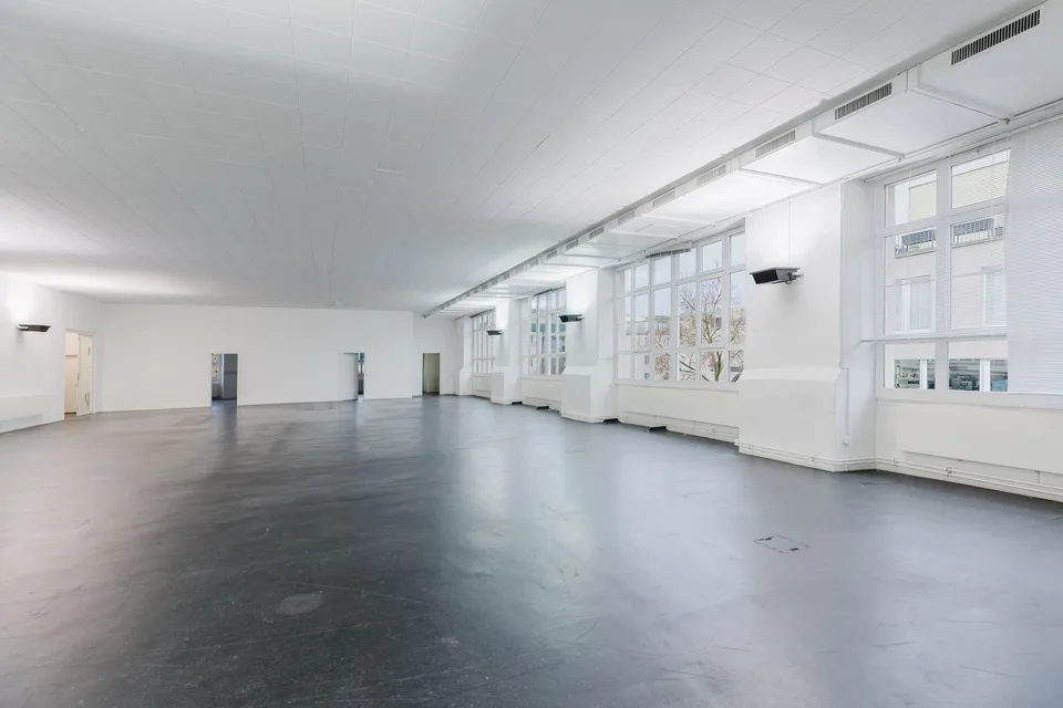Espace commercial pratique avec diverses utilisations à louer