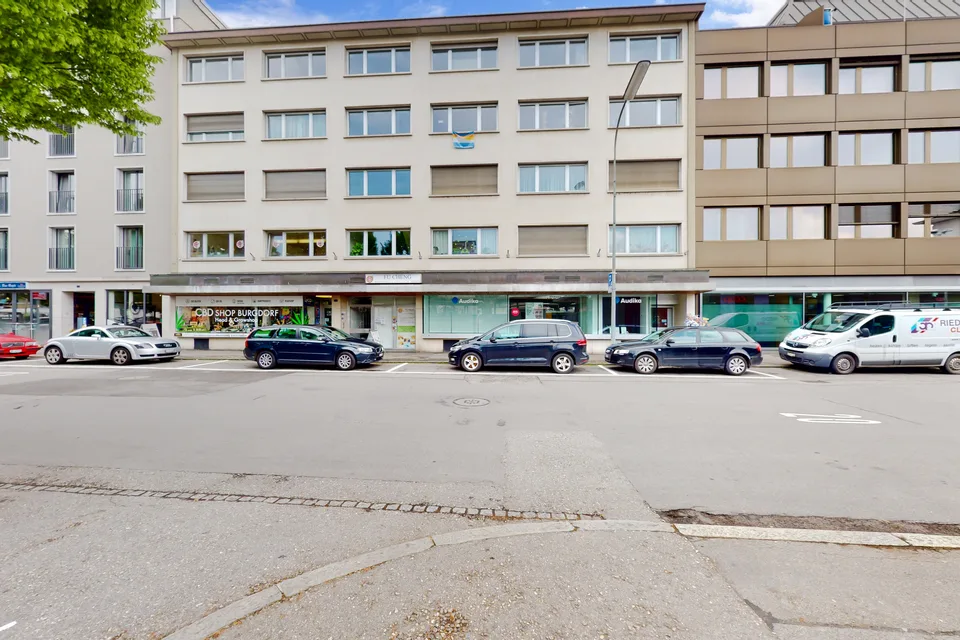 Büro- Praxisfläche - Atelierefläche direkt am Bahnhof!