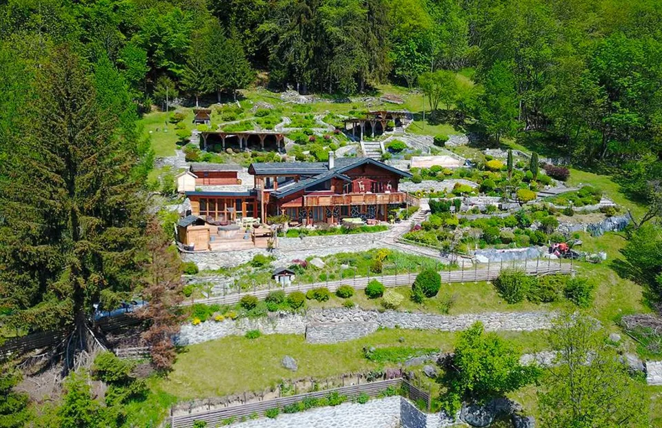 Spaziosa casa di 7 locali con vista a Salvan