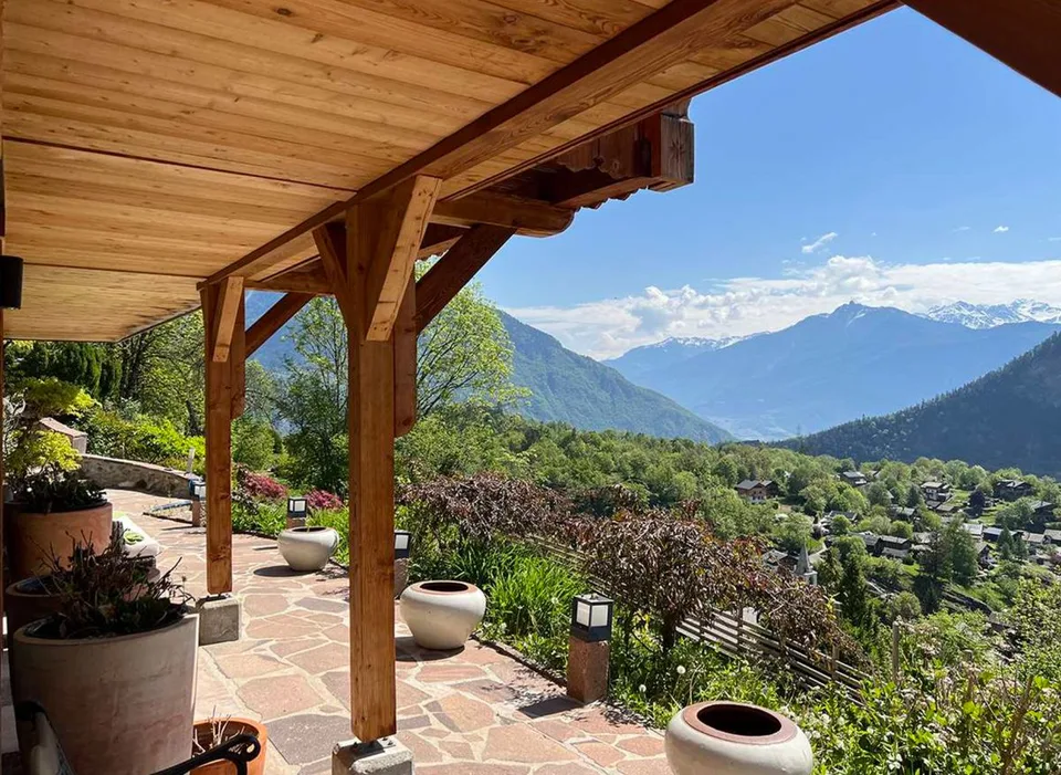 Spaziosa casa di 7 locali con vista a Salvan