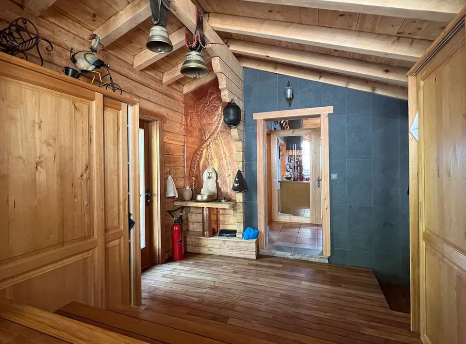 Spacious 7-Room House with a View in Salvan