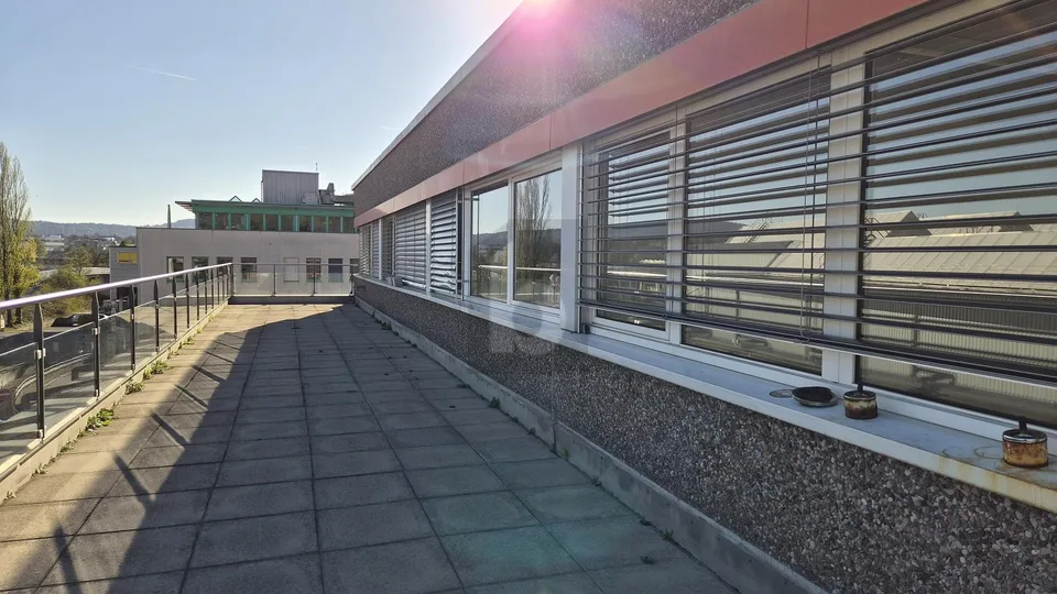 RISTRUTTURATO - INDIVIDUALE CON TERRAZZA