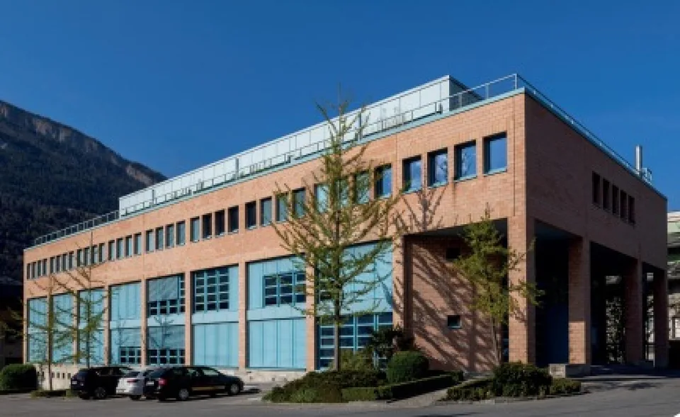 HELL UND GROSSZÜGIG, IN VERSCHIEDENEN GRÖSSEN