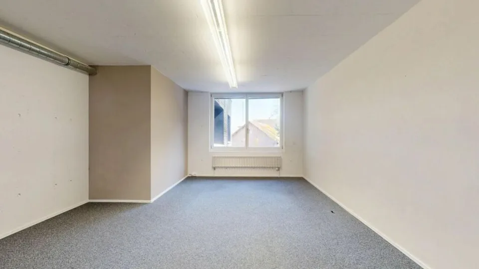 Stilvoll arbeiten: Ihr 37?m² Gewerberaum mit Empfangsbereich im ?Gwand? Merenschwand