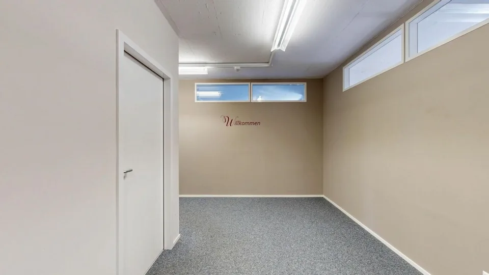 Lavorare con stile: Il tuo spazio commerciale di 37 m² con area reception in 'Gwand' Merenschwand