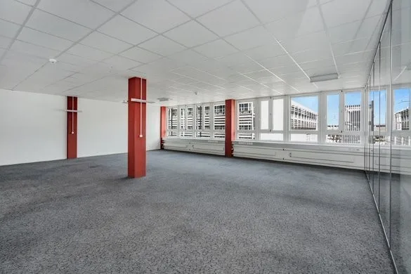 Freie Gewerbefläche von 830 m²