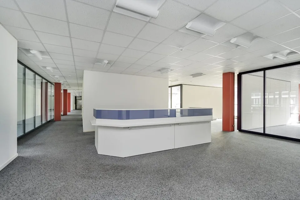 Freie Gewerbefläche von 830 m²