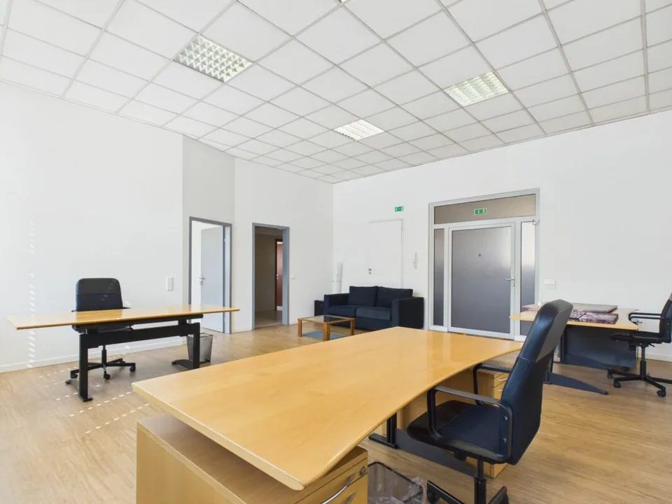 Bureau meublé confortable disponible immédiatement - Manno