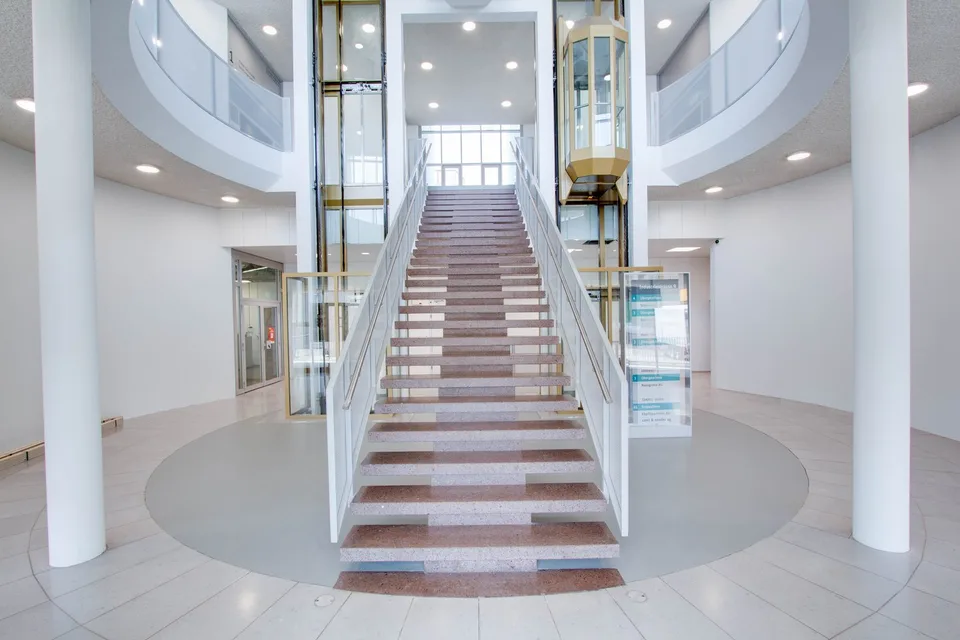 Idealer Standort für Labor/Showroom oder verarbeitendes Gewerbe 130 m2 oder 179 m2