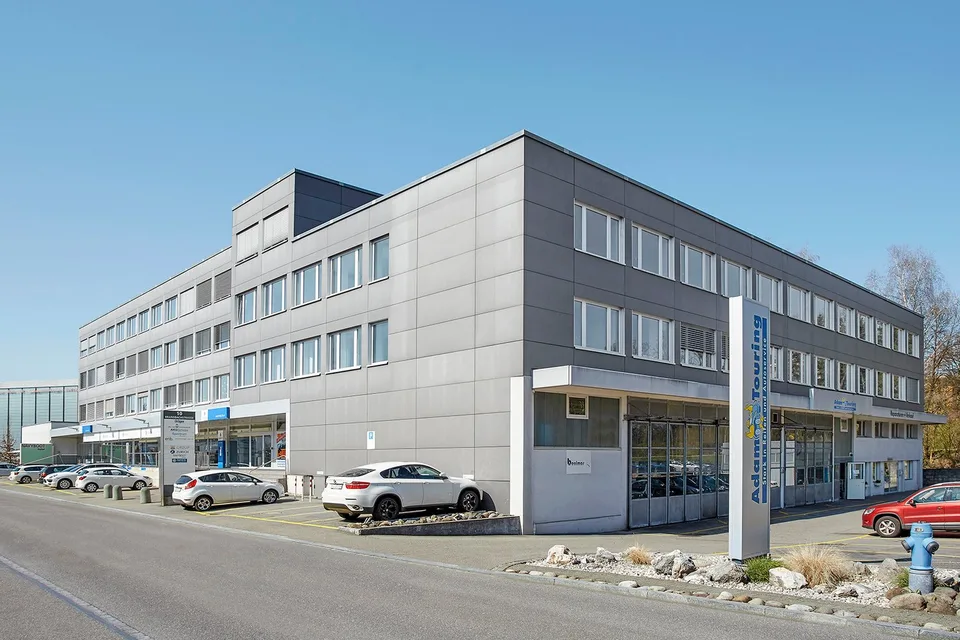 Büro- / Gewerbefläche in hoch frequentiertem Einkaufs- und Industriegebiet in Dietlikon